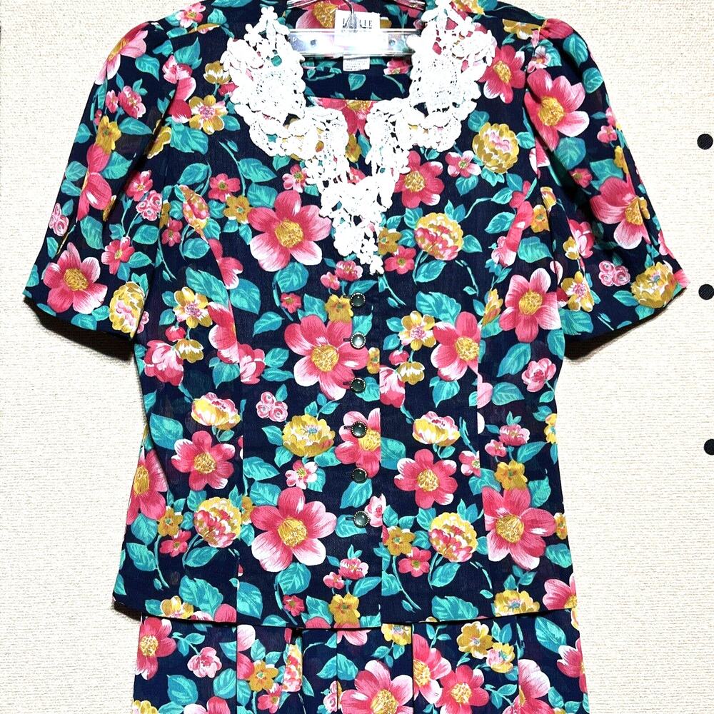 Leslie Fay Classics Vintage Bright Floral 2 Piece Suit - Size 12 Petite